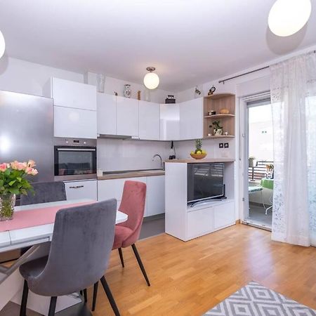 Feel Like Home Подстрана Экстерьер фото